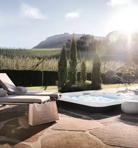 Lingers Suites & Residence