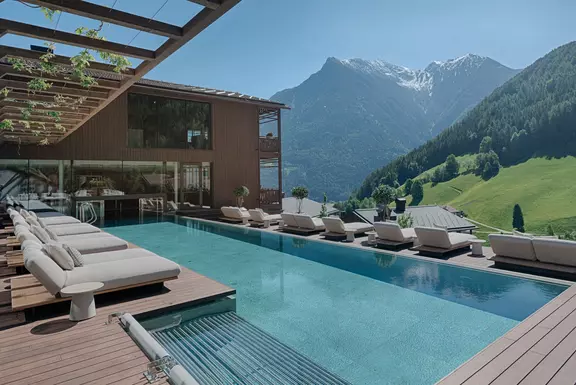 Die AMONTI Chalets in Südtirol feiern Eröffnung