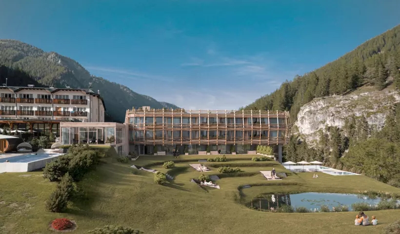 Matteo Thuns neues Meisterwerk im Hotel Bella Vista - Trafoi: „Nest in den Südtiroler Bergen“