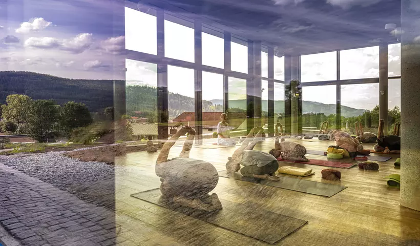Yoga an unvergesslichen Orten - vom See bis zur Alm