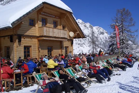 Neuschnee, Hütten-Unikate und grenzenlos gute Kulinarik