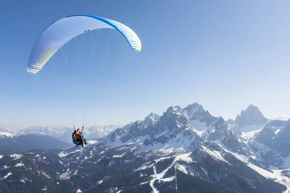 Sexten hebt ab: Paragliden im Dorf der Drei Zinnen